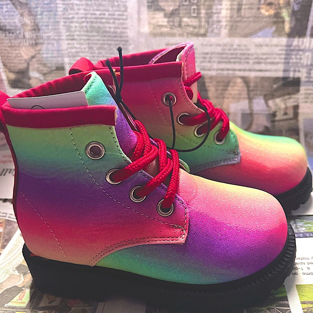 🛍️BOGO🛍️ 6c glitter boots